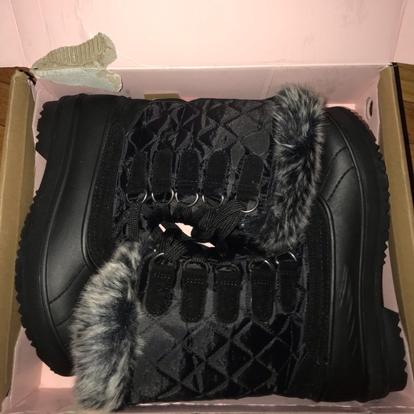 Charlotte Russe Quilted Furry Top Duck Boots - Picture 5 of 15